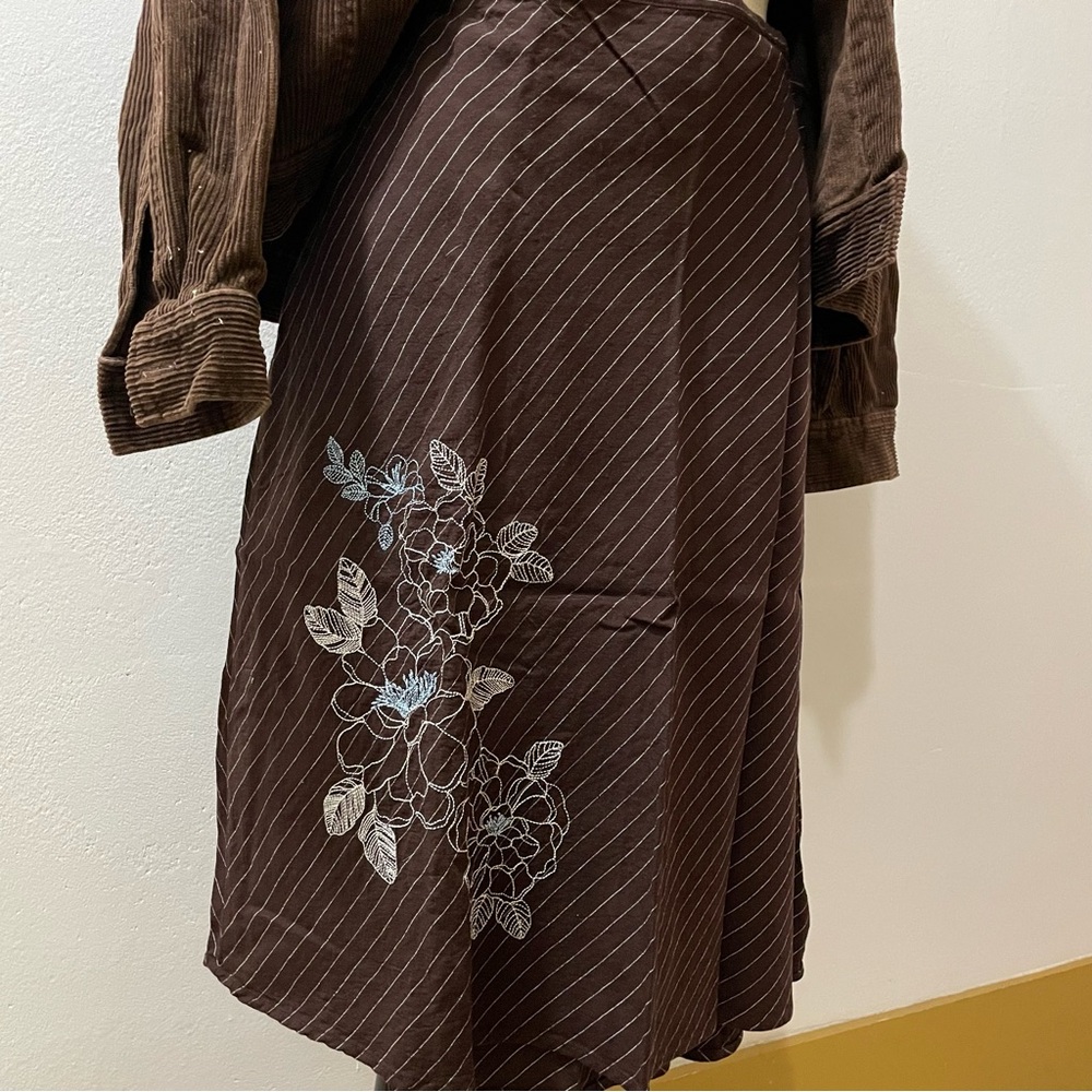 Rich Chocolate Brown Linen blend embroidered blue Floral Skirt Size: small* - Picture 3 of 5